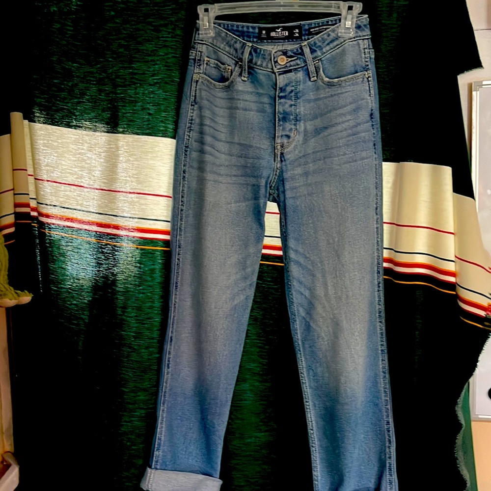 Hollister crop boyfriend jeans